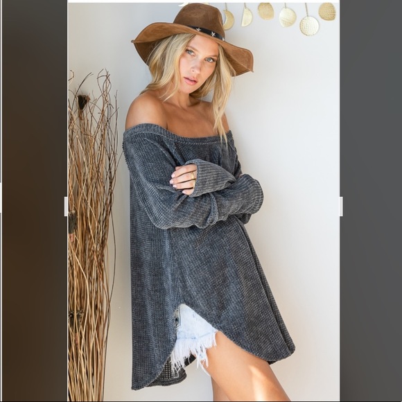 Velvety Soft Thumbhole Tunic Top - Picture 6 of 15